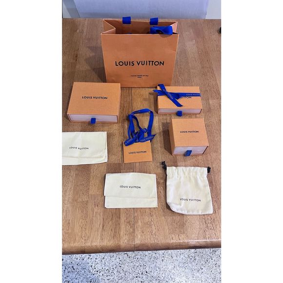 Louis Vuitton Handbags - LOUIS VUITTON DUST BAGS (3), SMALL BOXES (3), GIFT CARD (1), SHOPPING BAG